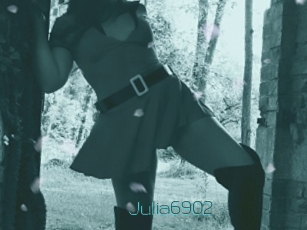 Julia6902